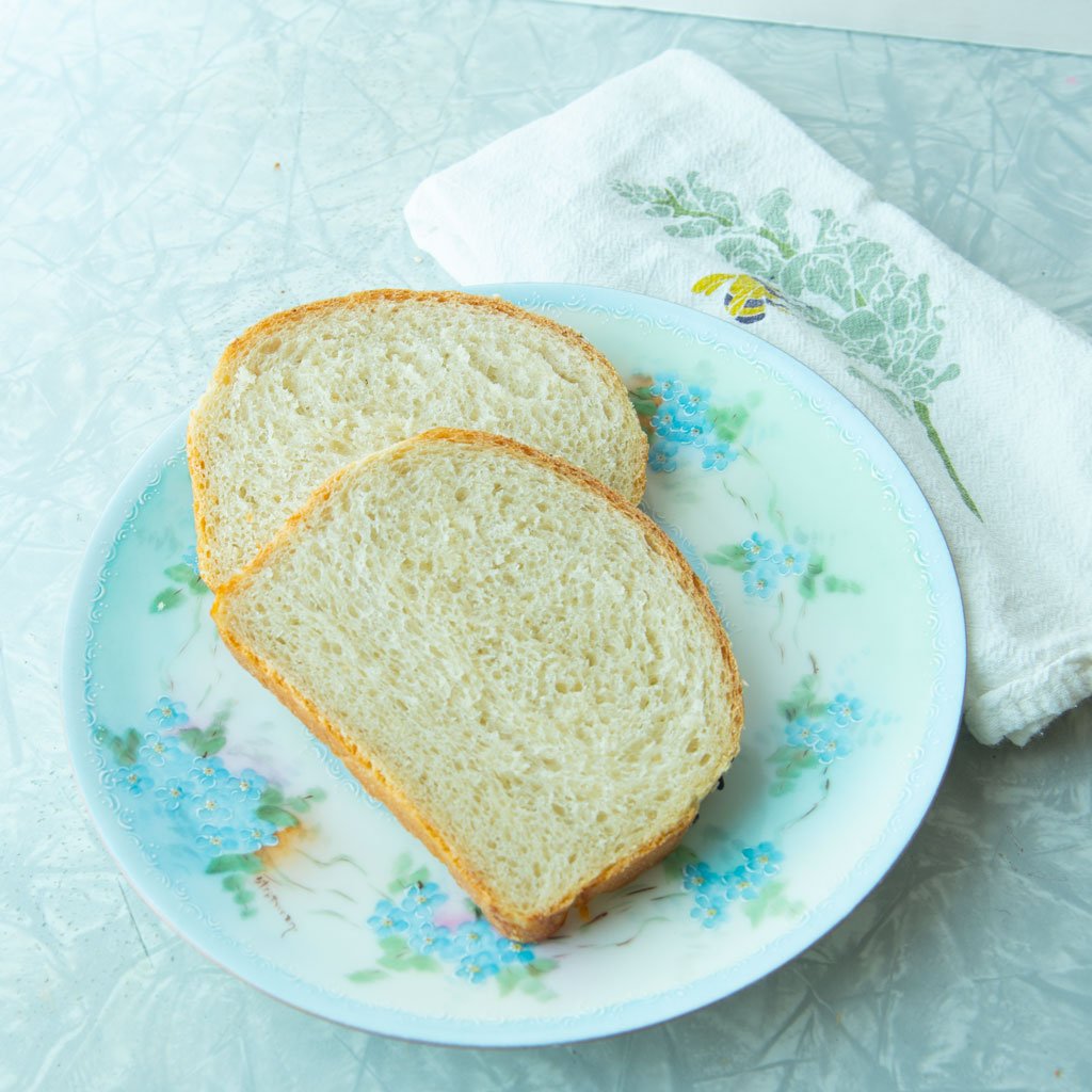 slices of bread on plate