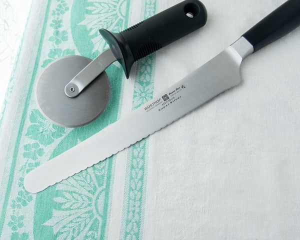pastry wheel and bread knife