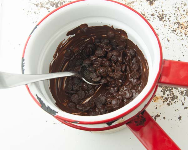 chocolate melting in double boiler