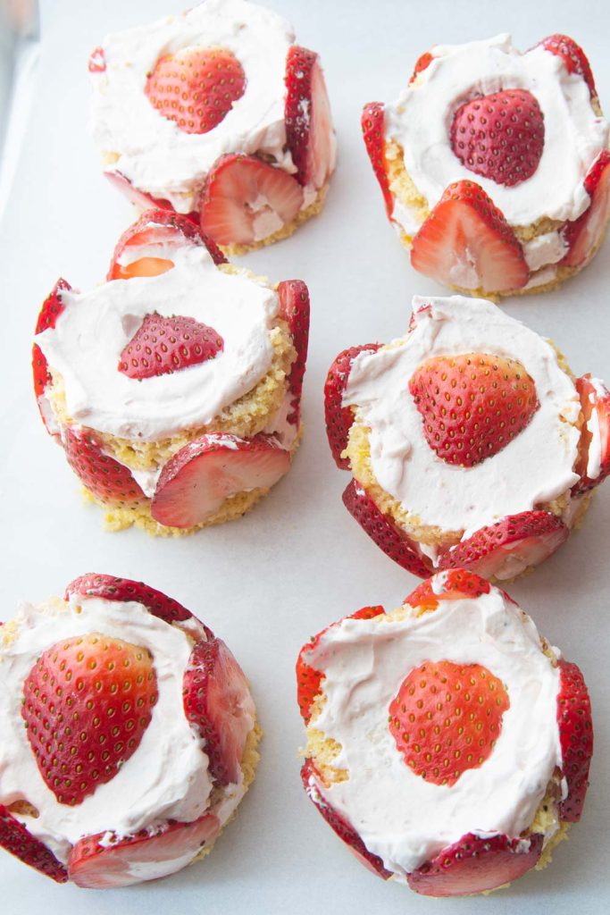 strawberry mini cakes