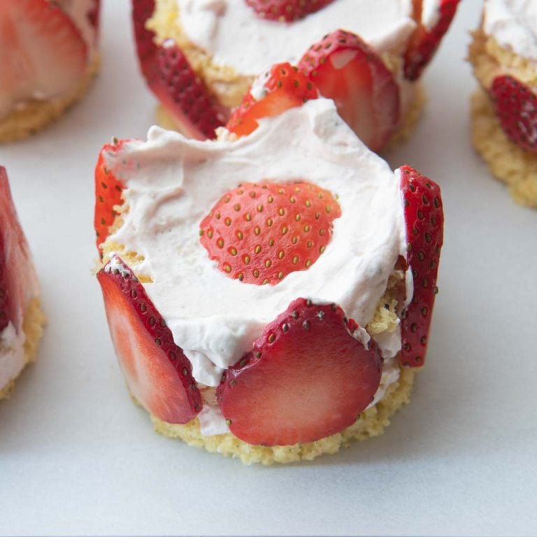 finished strawberry mini cake