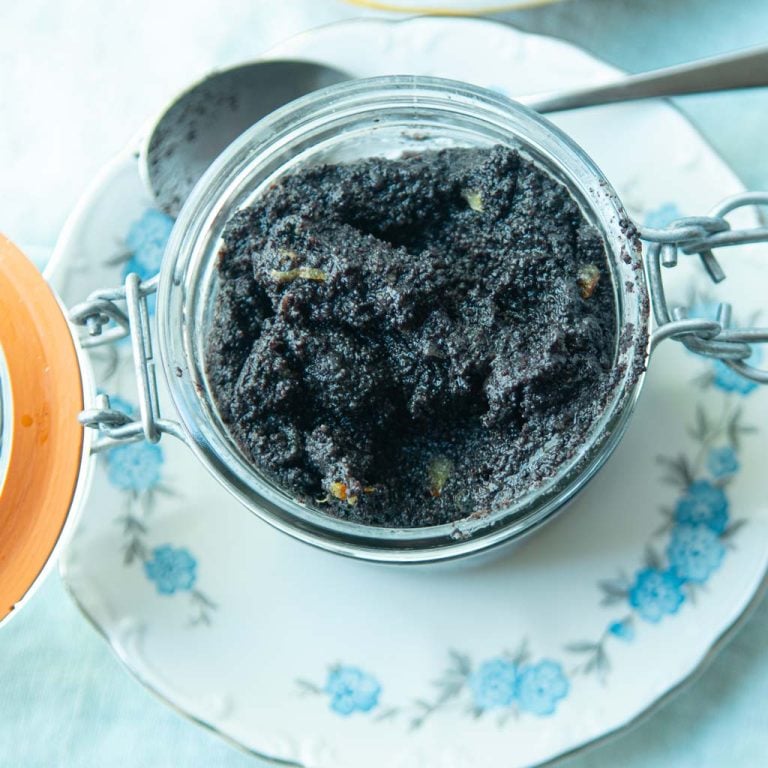 poppy seed filling in jar