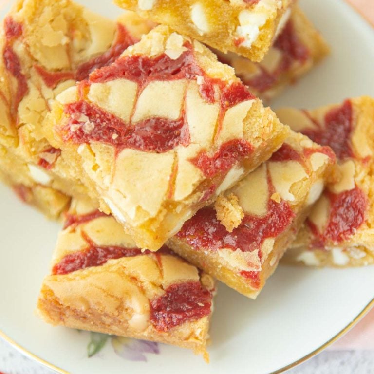 strawberry white chocolate blondies