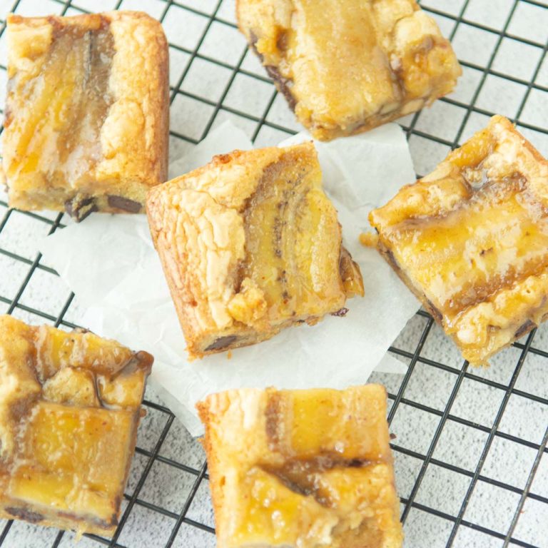 bananas foster blondies