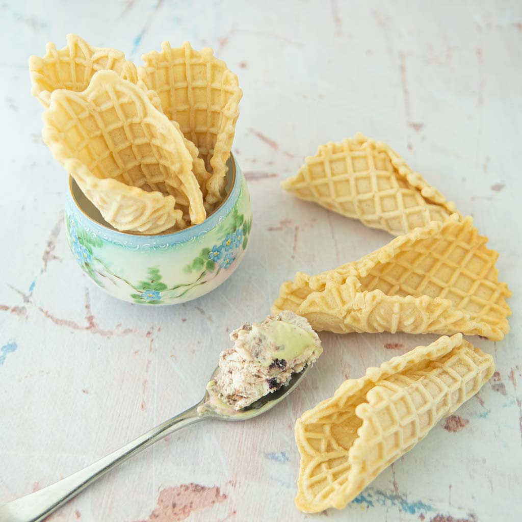 mini waffle cones