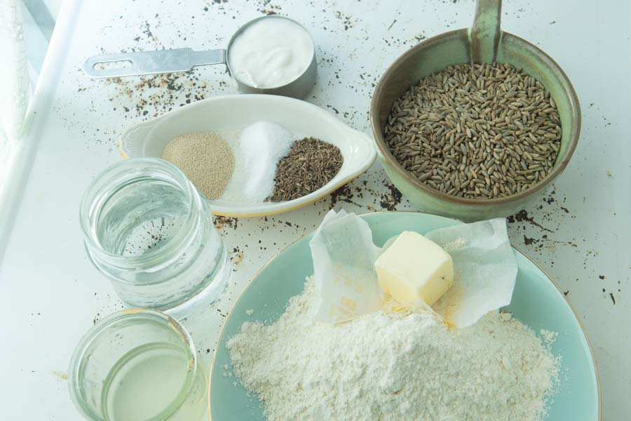 ingredients for rye pan buns