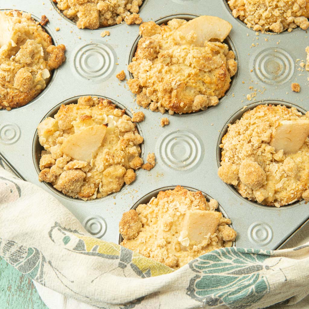 baked pear muffins