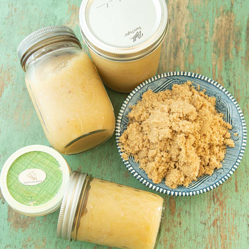 applesauce, apple pie spice, and brown sugar
