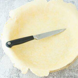 cream cheese pastry in pie plate