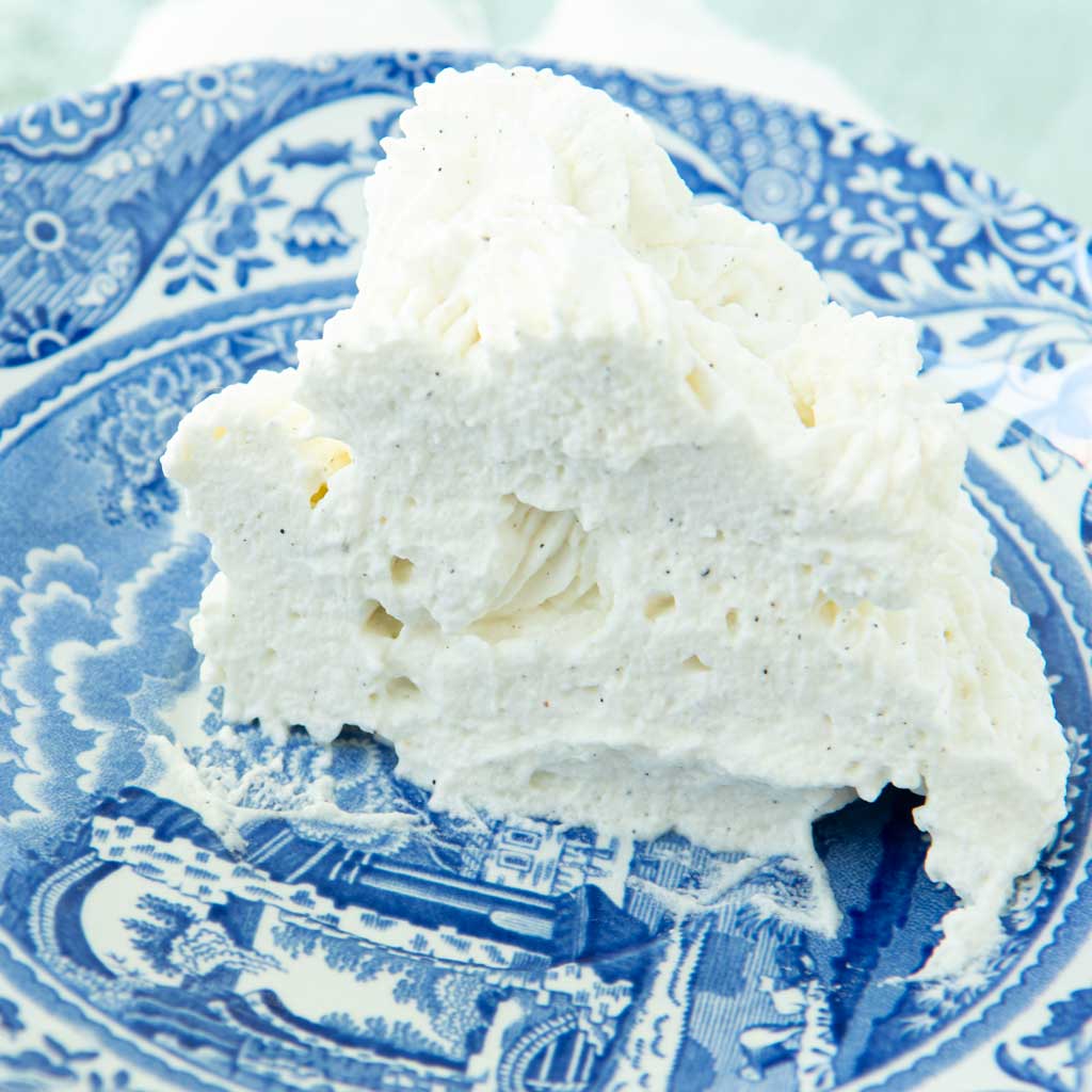 cross section of stabilized whipped cream