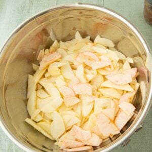 apples sliced thinly