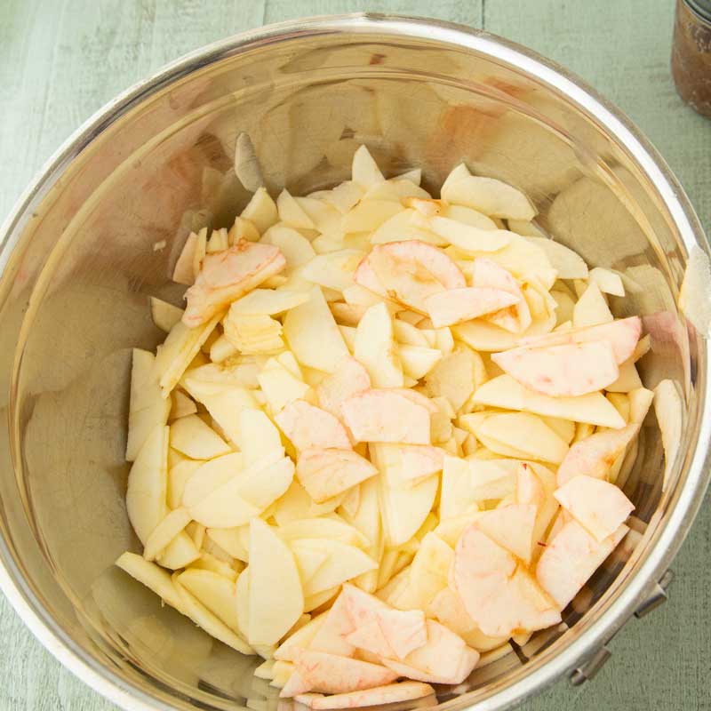 apples sliced thinly