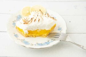 lemon meringue bar on plate