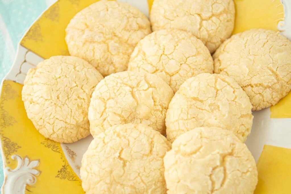 closeup of lemon crinkle cookies on plate