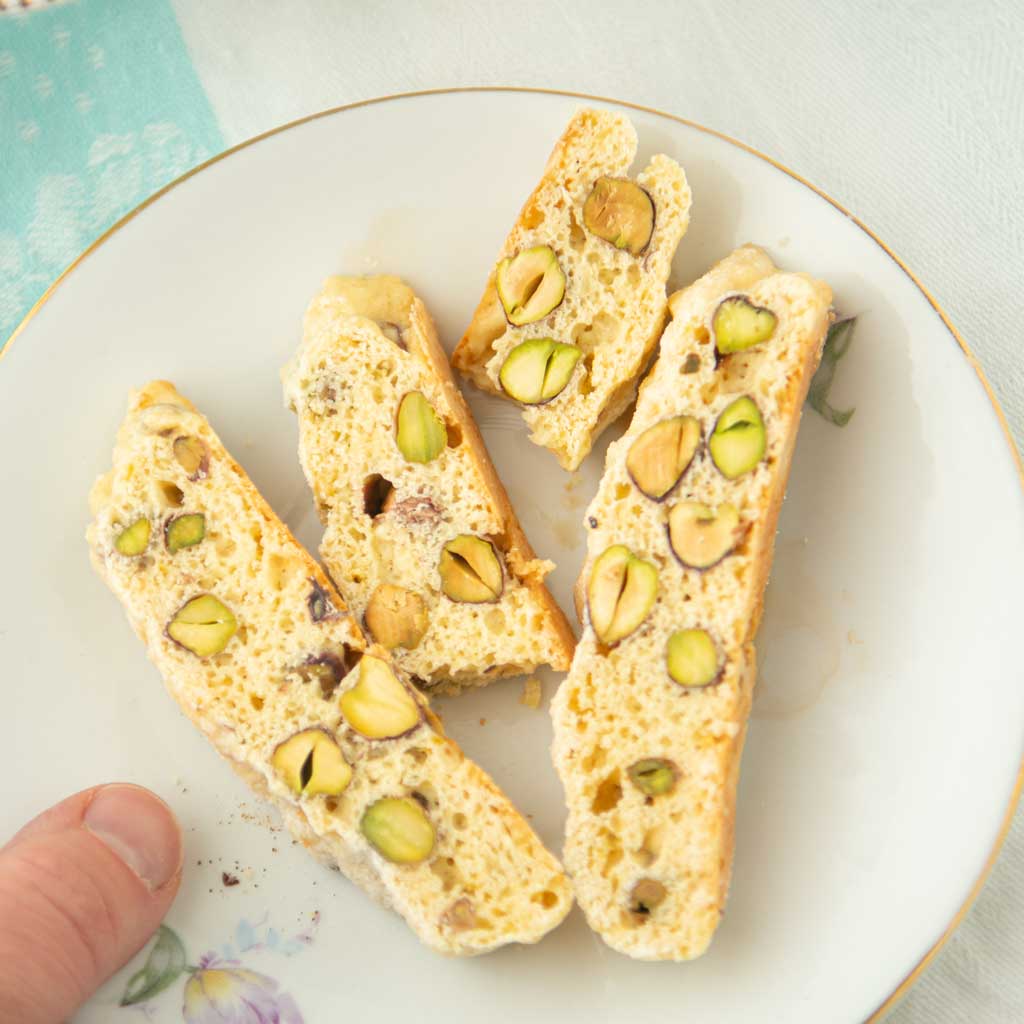 biscotti on plate