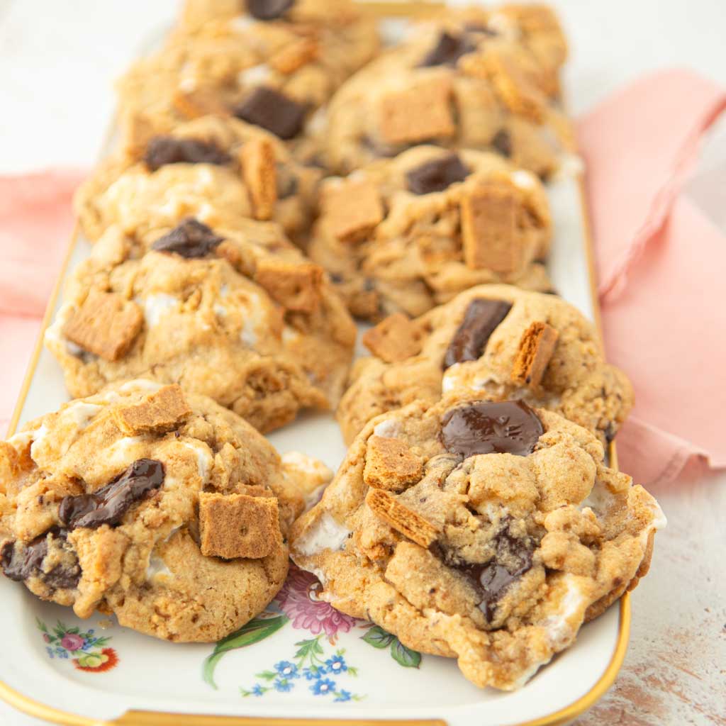 closeup of smores cookies on plate with napkin