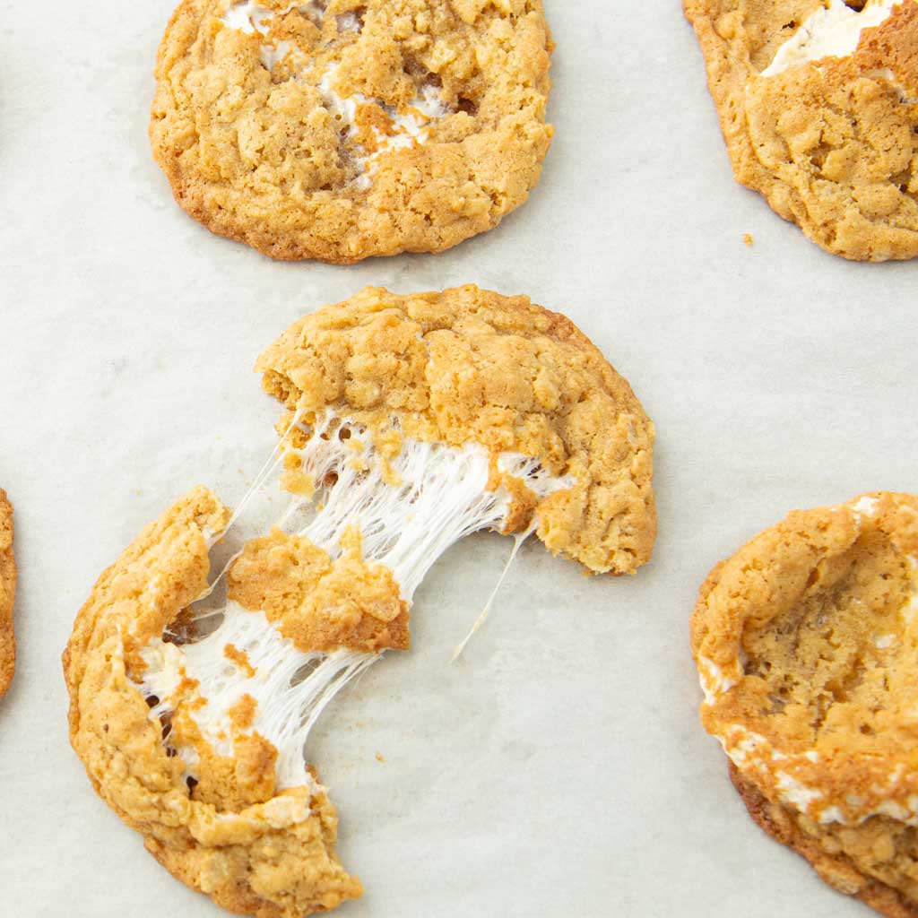marshmallow pull on marshmallow crispy cookie
