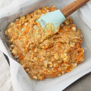 carrot cake blondies batter