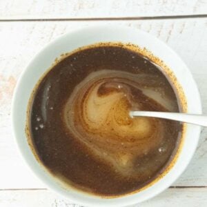 mixing condensed milk and coffee