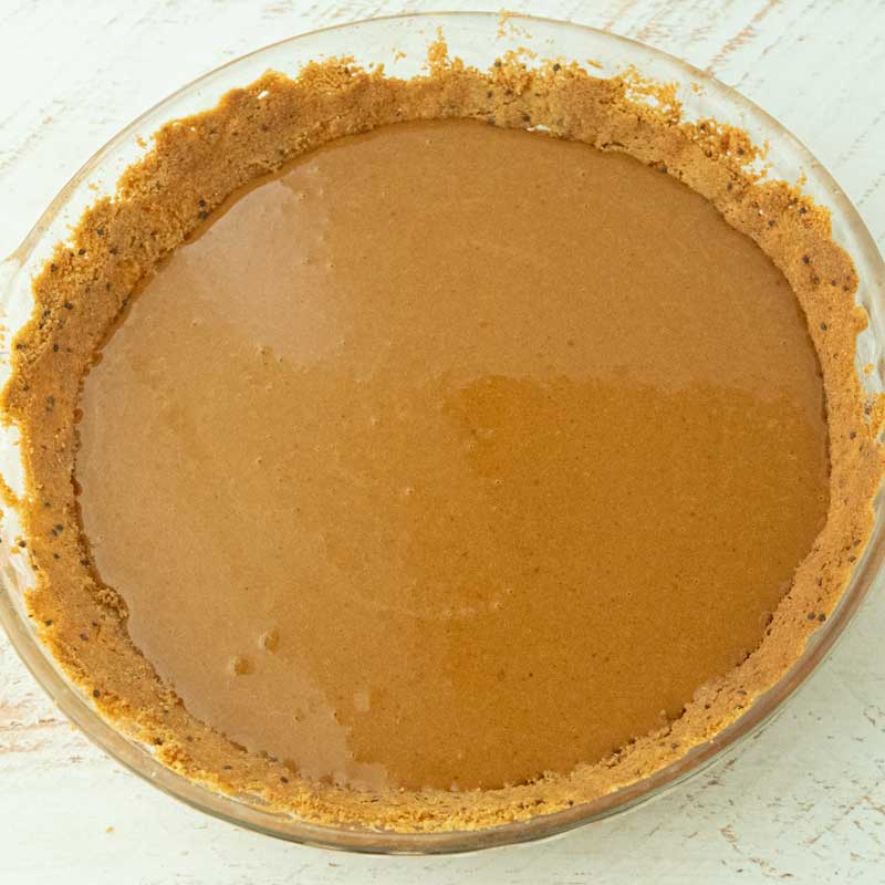 dulce de leche in graham cracker crust