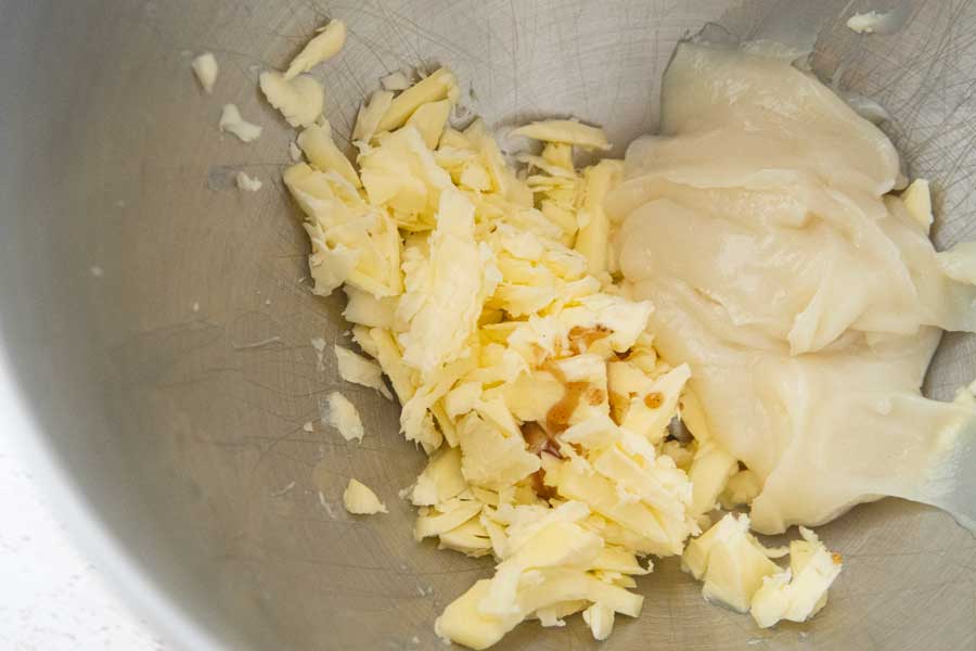 pudding, butter and vanilla in mixing bowl