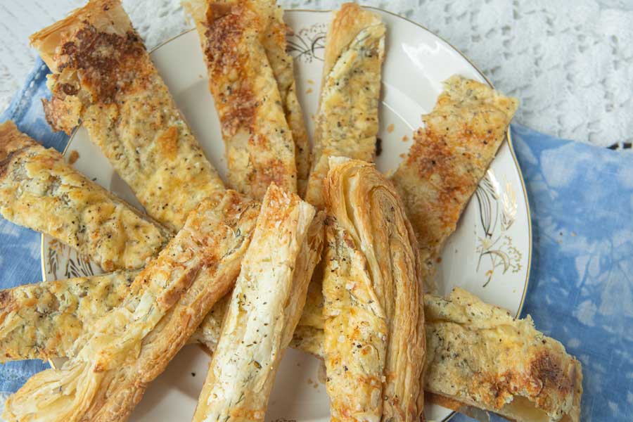 puff pastry garlic bread sticks